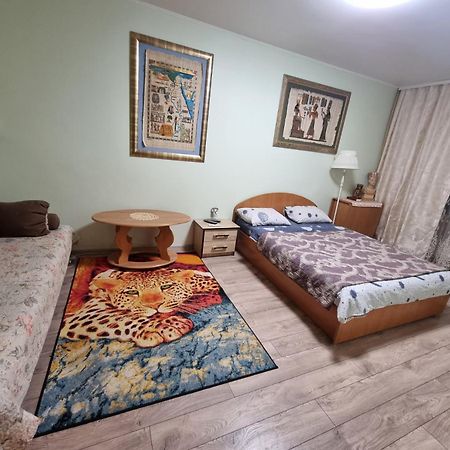 House Hotel Apartments 2 Rivne Ngoại thất bức ảnh